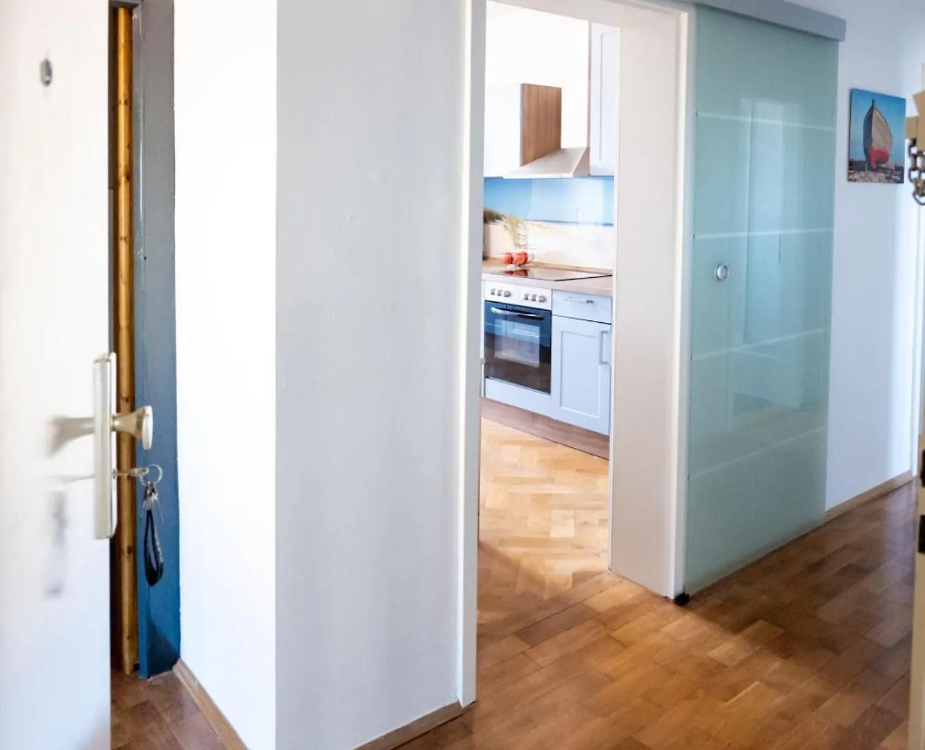 Doppelhaus- Villa Leipzig Schleussig , Moderner Altbau Apartment Dachetage Mit 2 Schlafzimmern Und Separatem Zusatzzimmer , Parkplatz - Balkon - Kamin - Eicheparkett - Arbeitsplatz
