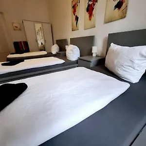 Apartment Altbau-schmuckstück An Der Karli Mit Riesigem Balkon, Leipzig
